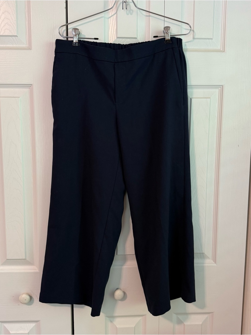 Classic Wide-Leg Navy Cropped Pants